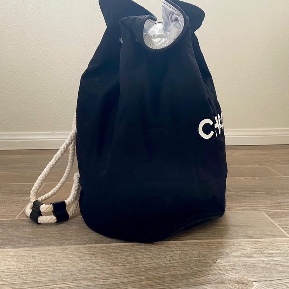 CHANEL Canvas and Rope Drawstring Bucket Bag and Backpack/Beach Bag - Picture 10 of 11